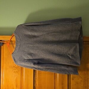 Duluth sweater M